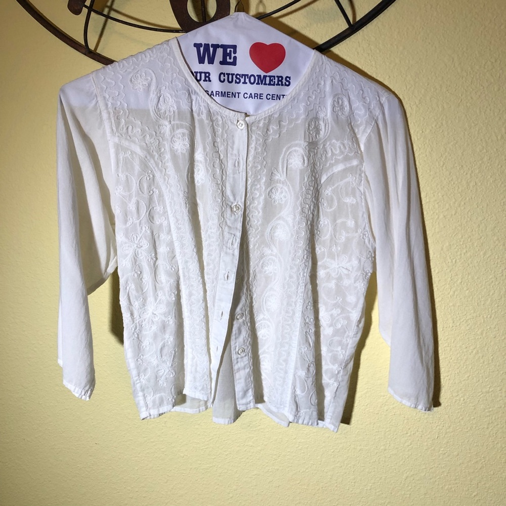 🔥FINAL PRICE REDUCTION🔥Embroidered Blouse